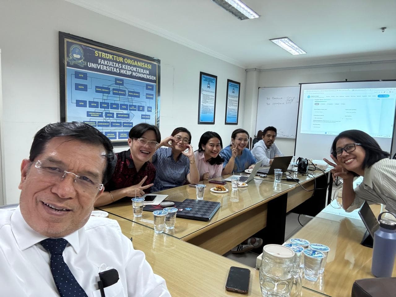 Koordinasi panitia PINMAS IV 2026 di Fakultas Kedokteran Universitas HKBP Nommensen.